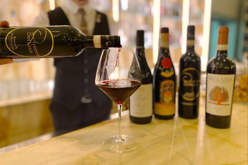 Wine & Sommelier Experience