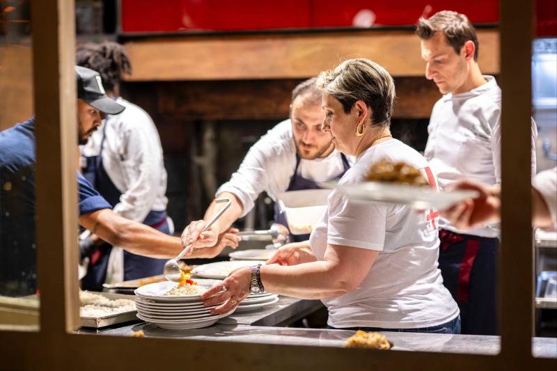 SALE - ITALIA-ALBANIA SOLA ANDATA e tutto il programma del pre-opening