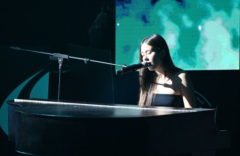 ICONE AL FEMMINILE - "Tra Ieri e Domani"