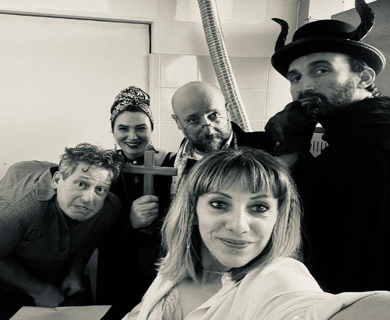 INCANTESIMI E DELITTI "Cena con Delitto"